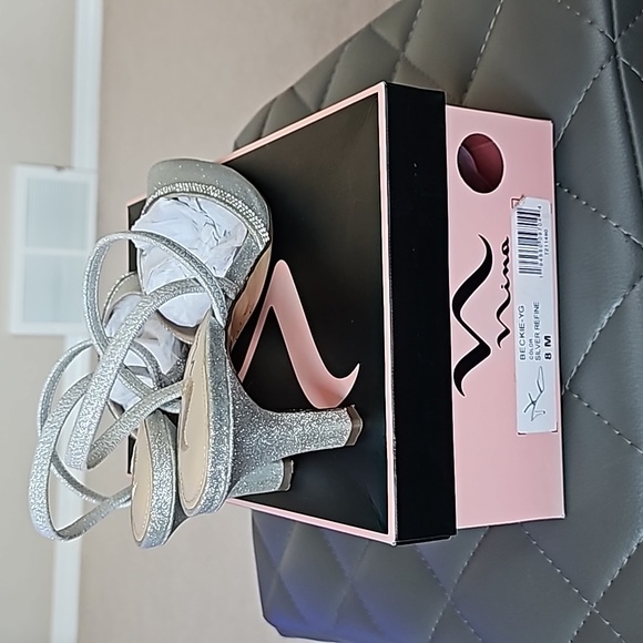 Silver heels with sparkles - Picture 4 of 4